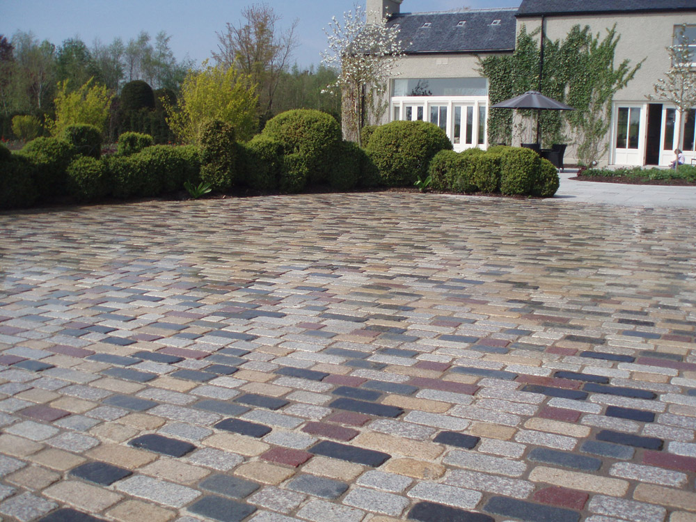 Driveway using Mixed Temple Setts by Castle Paving CED Ltd for all