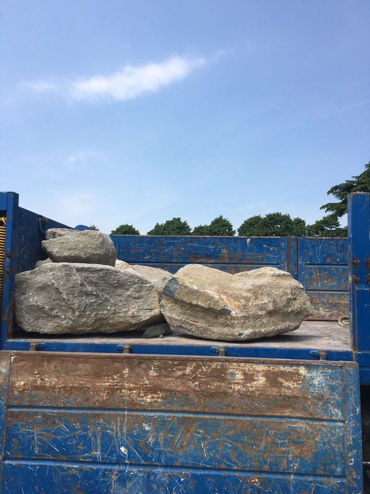 The boulders being delivered to Hampton Court